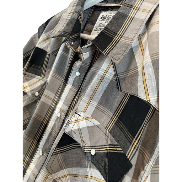 Levi’s button down shirt - Picture 2 of 7